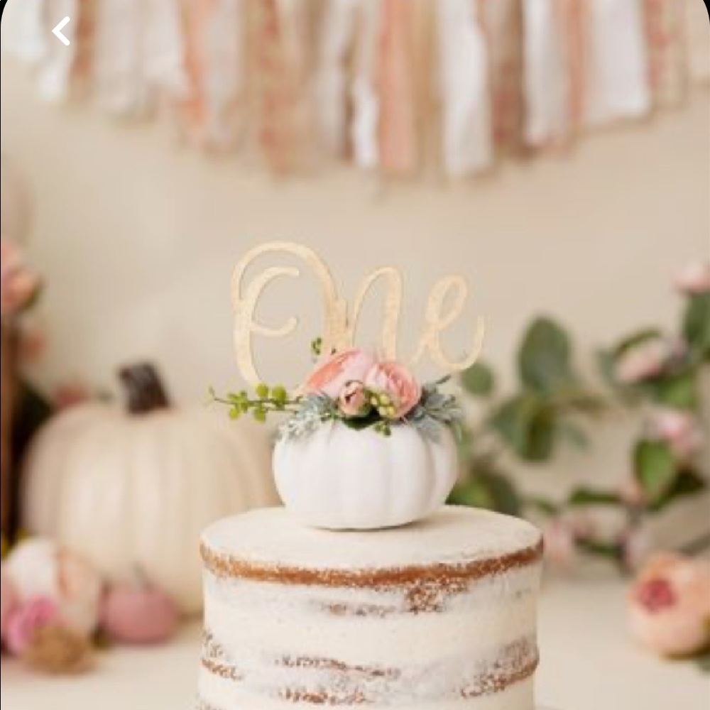 Cake topper